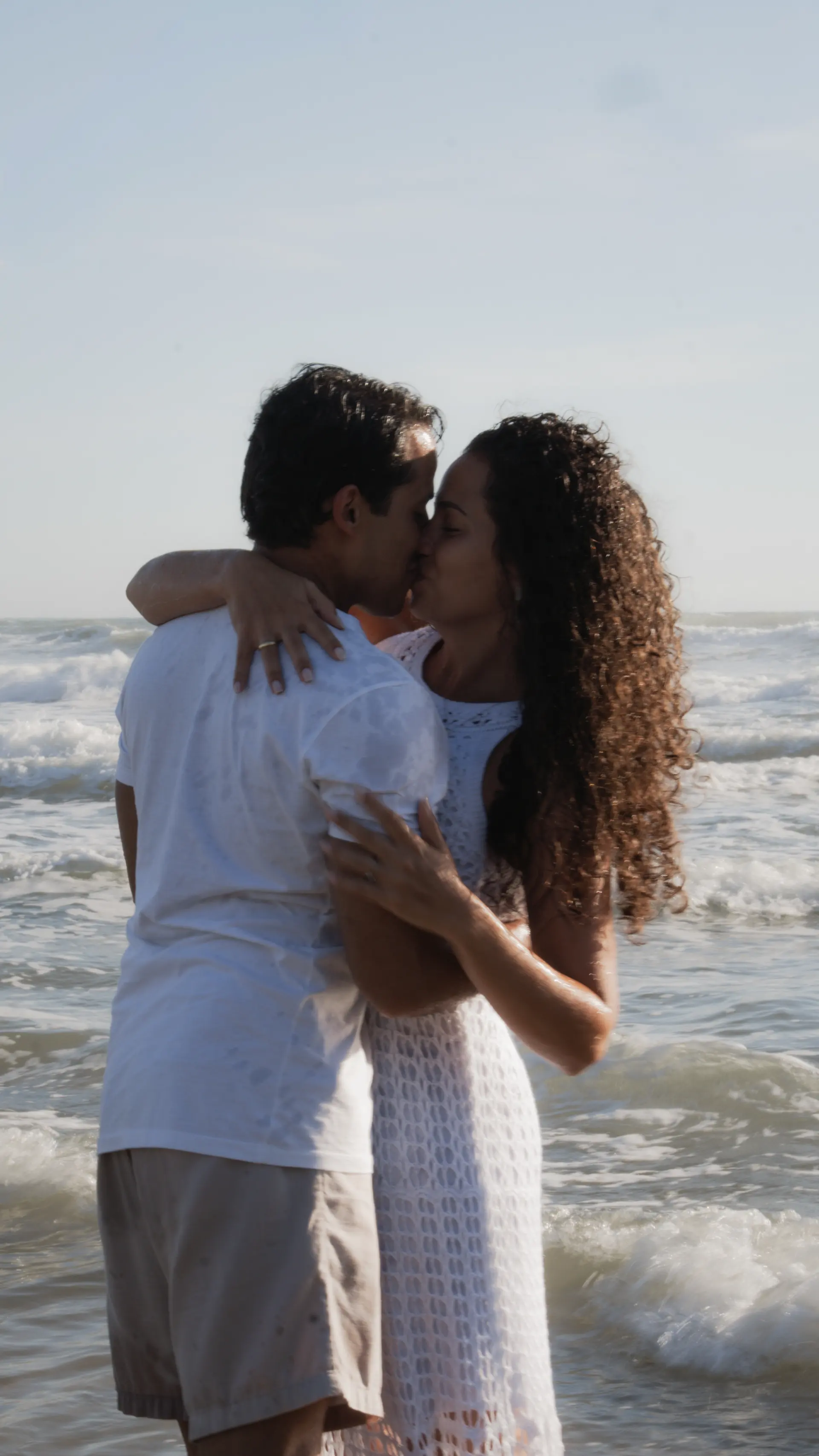 beijo na beira — versão colorida